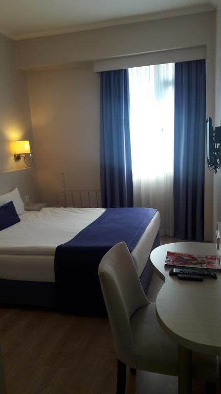 Walk In Hotel Esmirna Exterior foto